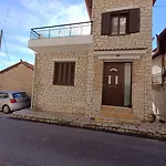 Feriehus νύμφη ηχώ, θέα στα βουνά κάτω από το ρολόι