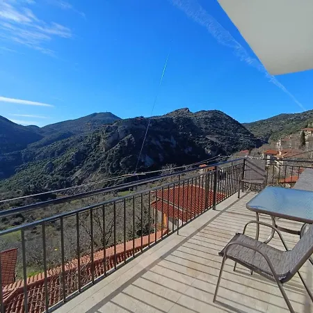 νύμφη ηχώ, θέα στα βουνά κάτω από το ρολόι