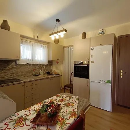 νύμφη ηχώ, θέα στα βουνά κάτω από το ρολόι *