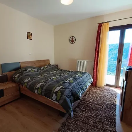 νύμφη ηχώ, θέα στα βουνά κάτω από το ρολόι Ferienhaus Dimitsana