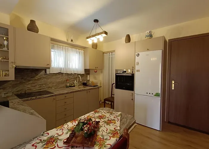 νύμφη ηχώ, θέα στα βουνά κάτω από το ρολόι *